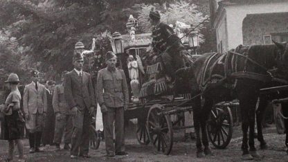 temetés-gyászmenet-1941-Fortepan-Dabóczi-Zsolt-R.jpg